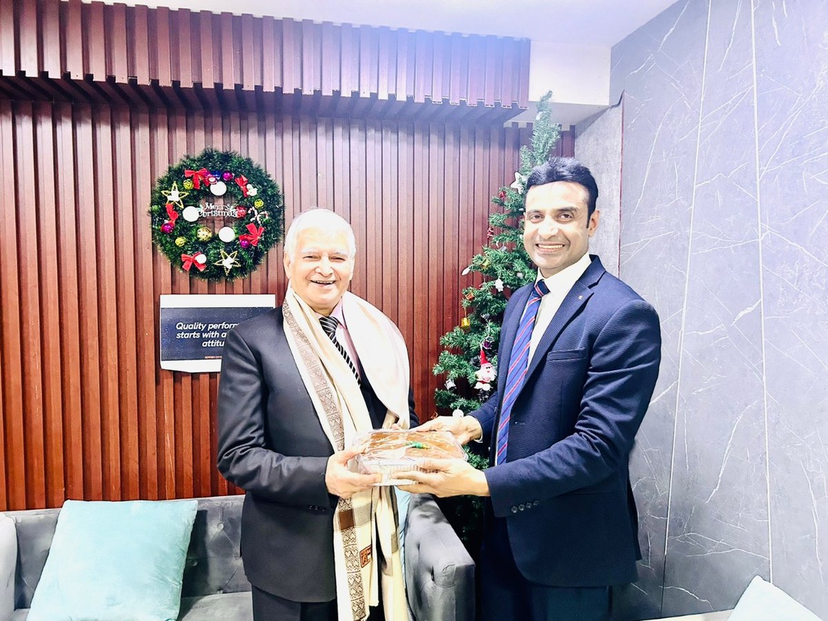 DrSameerBhati's tweet photo. DMA Annual Magazine "Souvenier Medicon 2022"  has been launched on 18th December 2022 at Medicon 2022, by @delhimediasso

@StarImaging_ is happy to get featured in "Souvenier Medicon 2022". 

#DMAEvent #Medicon2022 #MedicalExperts #DrSandeepDatta #DrRameshDatta #DrSameerBhati https://t.co/VyuB9v8d0k