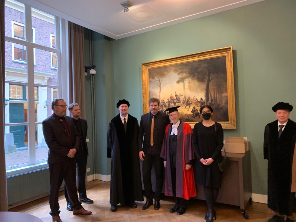 PhilharmonieUt's tweet photo. Feestelijke dag: vanochtend promoveerde Johannes Leertouwer als kunstenaar bij @ACPA_leiden op een artistiek onderzoek (met het orkest als laboratorium) naar 19e eeuwse uitvoeringspraktijken van Brahms. Gefeliciteerd dr. Leertouwer!!🎉👨🏻‍🎓 https://t.co/sfnPkLB3Hf