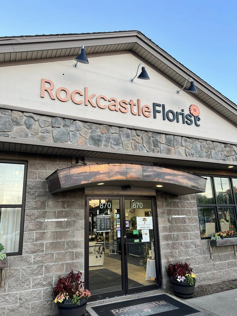 By shopping at your local Rockcastle Florist, you get the freshest blooms, excellent customer service, and the best value.  Thank you for letting us bring beauty into your day!

#rockcastleflorist #flowers #bestoffingerlakes #rochester #greeceflorist #canandaigua #flowerdelivery