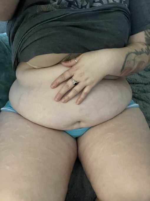 Wanna snuggle while I play Xbox? #bbw #bbwhot #nerdymilf #nerdybbw #bigbelly #stuffer #feedism #fatbelly<a href="/tag/bbw"class="tags">#bbw</a><a href="/tag/bbwhot"class="tags">#bbwhot</a><a href="/tag/fatass"class="tags"><span>#fatass</span></a><a href="/tag/gothgirl"class="tags"><span>#gothgirl</span></a><a href="/tag/bigbelly"class="tags"><span>#bigbelly</span></a><a href="/tag/feedism"class="tags"><span>#feedism</span></a><a href="/tag/fatbelly"class="tags"><span>#fatbelly</span></a>