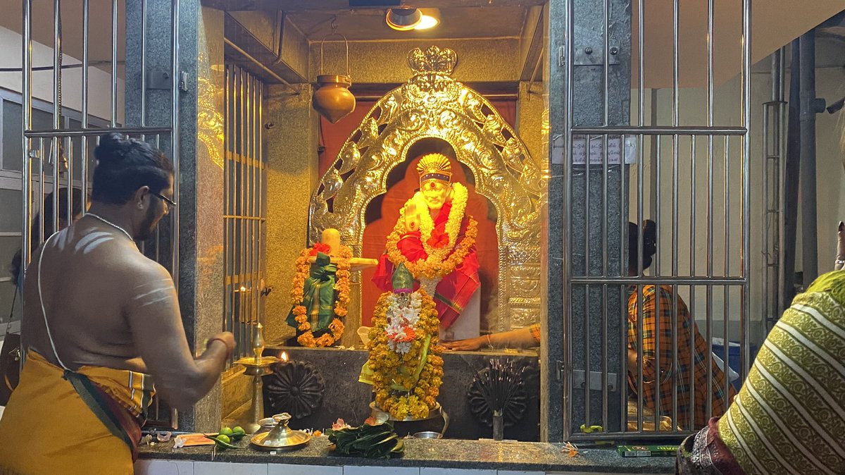 Jhalinyjoka's tweet photo. வியாழக்கிழமை சாய் சரணம் 🙏🙏🙏 https://t.co/eAzCy8VmWY