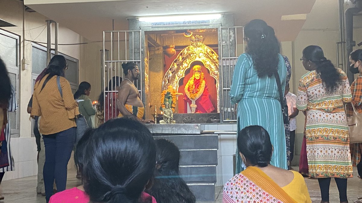 Jhalinyjoka's tweet photo. வியாழக்கிழமை சாய் சரணம் 🙏🙏🙏 https://t.co/eAzCy8VmWY