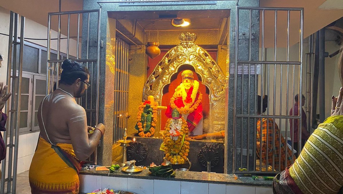 Jhalinyjoka's tweet photo. வியாழக்கிழமை சாய் சரணம் 🙏🙏🙏 https://t.co/eAzCy8VmWY