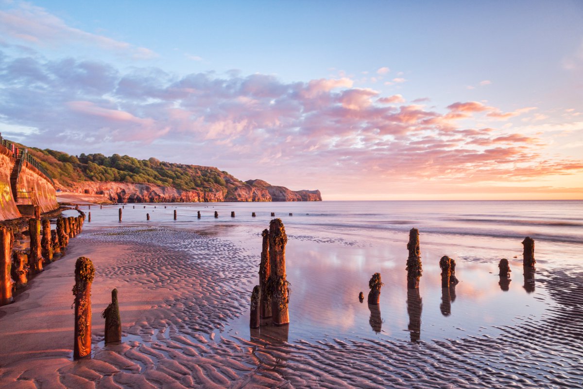 We can't beat a crisp, winter walk this time of the year. One of our favourite spots is the beautiful Sandsend Beach, have you ever visited?!

#Yorkshire #WelcomeToYorkshire #DiscoverYorkshire