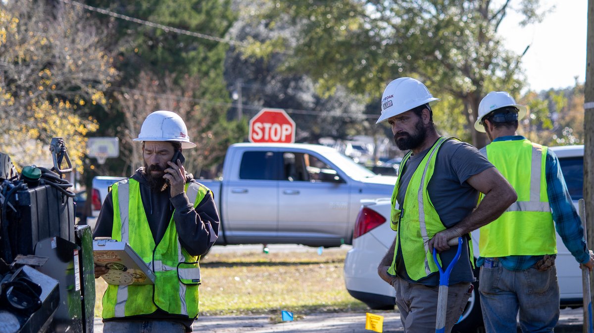 liveoakfiber's tweet photo. We are so thankful to all of the crews that are helping us bring faster internet to the Emerald Coast! If you see them, say hello and a quick thank you!
#BetterInternetNow #LiveOakFiber #ThankfulThursday #FeeltheFlow https://t.co/fsKsn7hhj5