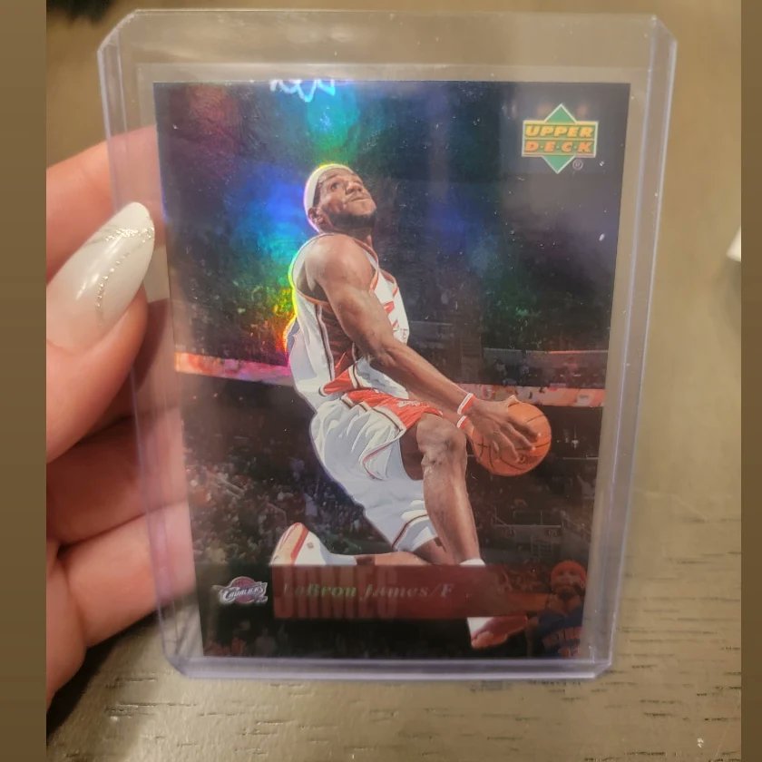 YAS_Cards's tweet photo. Throwback Lebron ❤️
#tbt #lebronjames #cavs #basketballcards #basketball #cardboardqueen #girlswhocollect #upperdeck #sportscards #sports https://t.co/T4By7jugQH