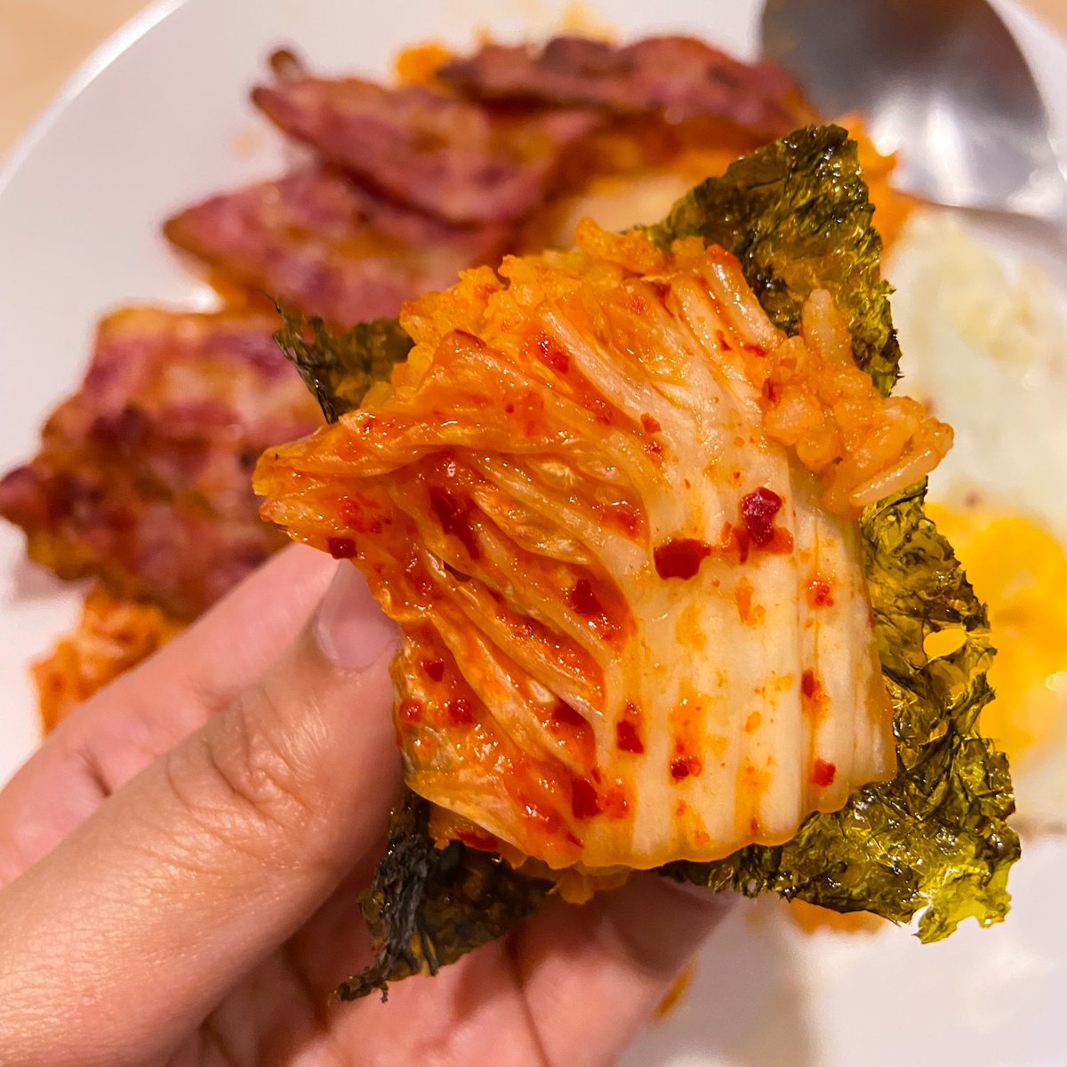 itfeelword's tweet image. the best Kimchi ever! ยกให้ยี่ห้อนี้เลย อร่อยสุดตั้งแต่เคยกินมาแบบที่ยังไม่มีเจ้าไหนล้มล้างได้ รสชาติกำลังดีไม่เปรี้ยวไปเค็มไป แถมราคาไม่แพงด้วย อันนี้กระปุก 1 กิโลแค่ 219 บาทเองอะ โคตรคุ้ม กินกันได้ยาวๆเลยย 🥣🇰🇷