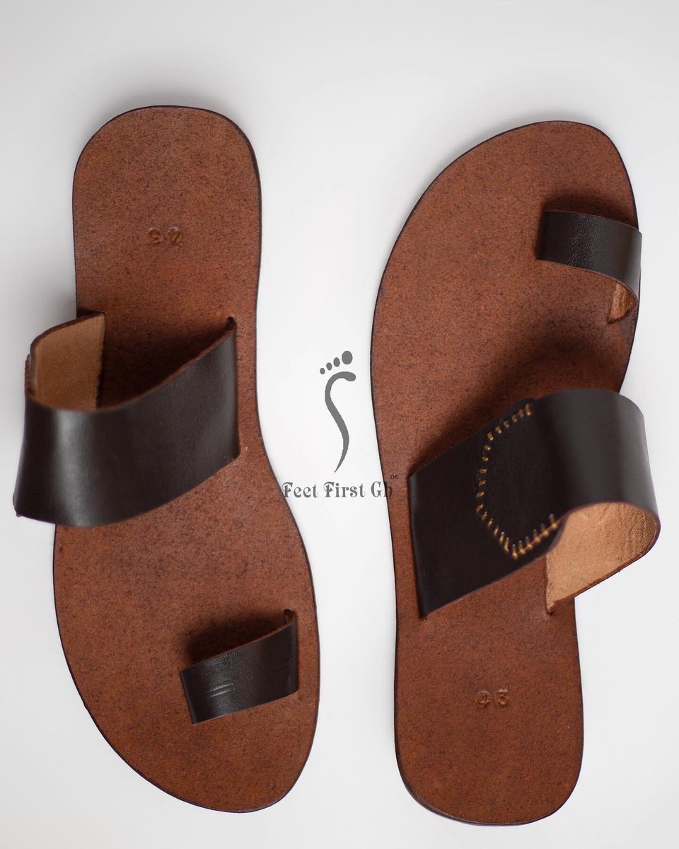 FeetFirstGh1's tweet photo. Experience ultimate comfort with our handmade leather slippers. Treat your feet to the best with our top-quality craftsmanship.
Size 41 available ✅
.
.
#leather #leathercraft #leathersandals #leatherslippers #handmade #wedding #engagement #Clothing #ghana https://t.co/GNDyVZHXsr