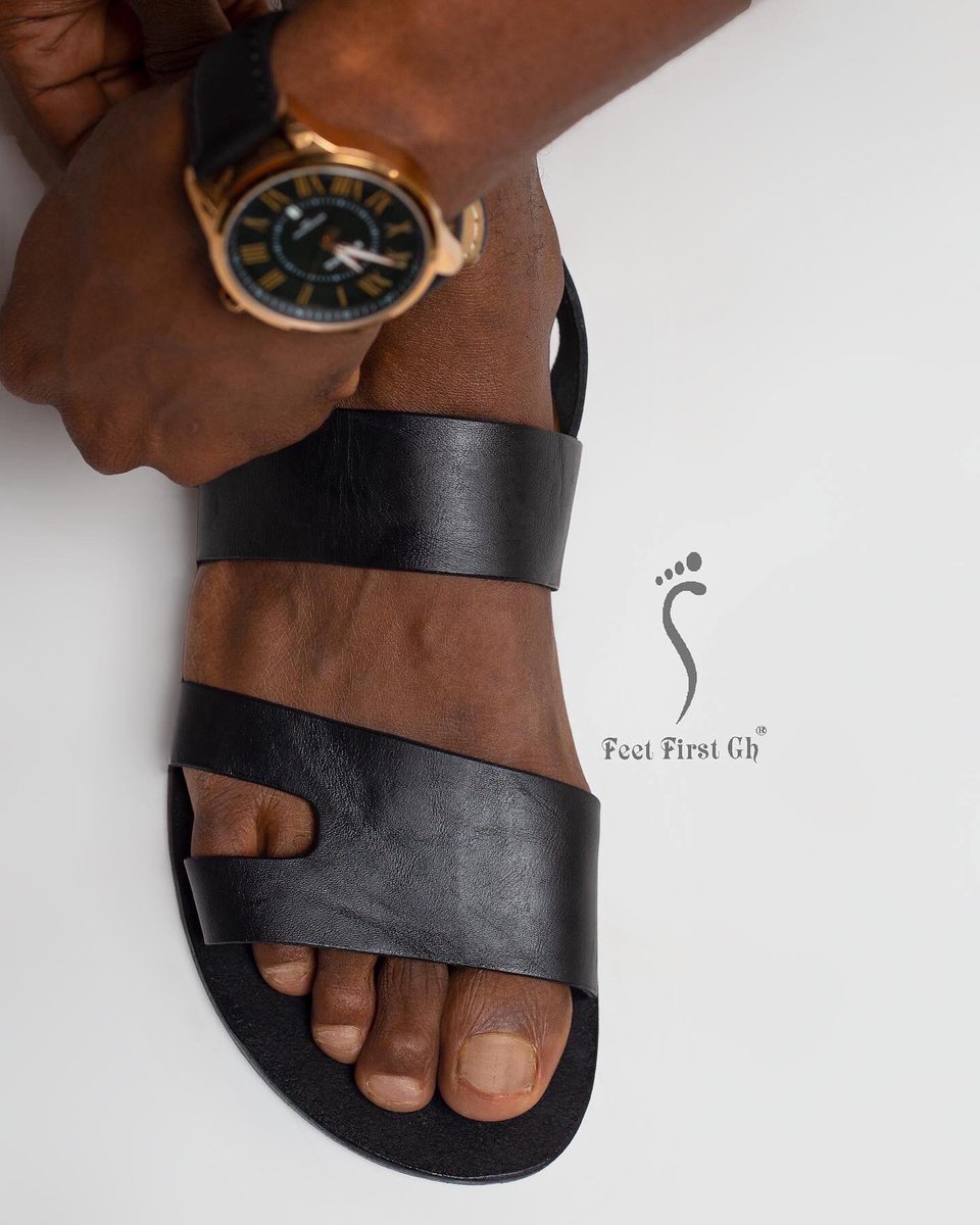 FeetFirstGh1's tweet photo. Experience ultimate comfort with our handmade leather slippers. Treat your feet to the best with our top-quality craftsmanship.
Size 41 available ✅
.
.
#leather #leathercraft #leathersandals #leatherslippers #handmade #wedding #engagement #Clothing #ghana https://t.co/GNDyVZHXsr