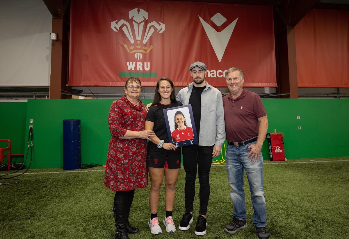 ffionalicelewis's tweet photo. 1 whole year of being pro; grateful 💫

A life changing opportunity that has made a difference to us all 🙏 https://t.co/TyRSGkJAgh