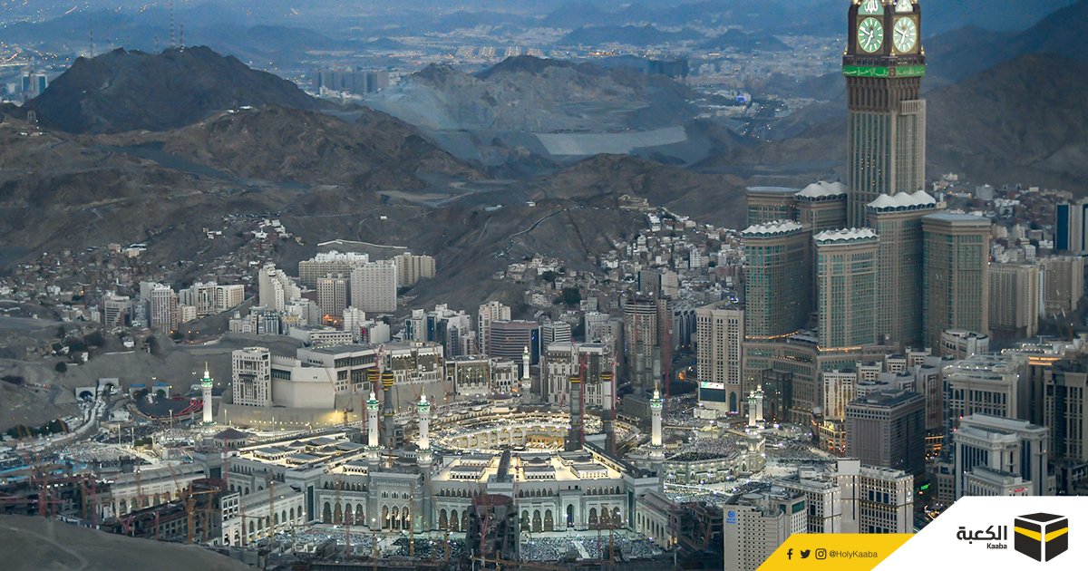 Here the prayers are asked, here the sorrows are washed, and here the worries are changed in the purest parts of the earth. Oh, Allah saves this pure House 🤲🏻. #LiveFromMecca #HolyKaaba 🕋