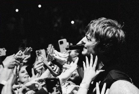lthqAfrica's tweet photo. 1RT = 1 VOTE

I'm voting #Louies for #BestFanArmy at the #iHeartAwards https://t.co/6SY3JAspYs