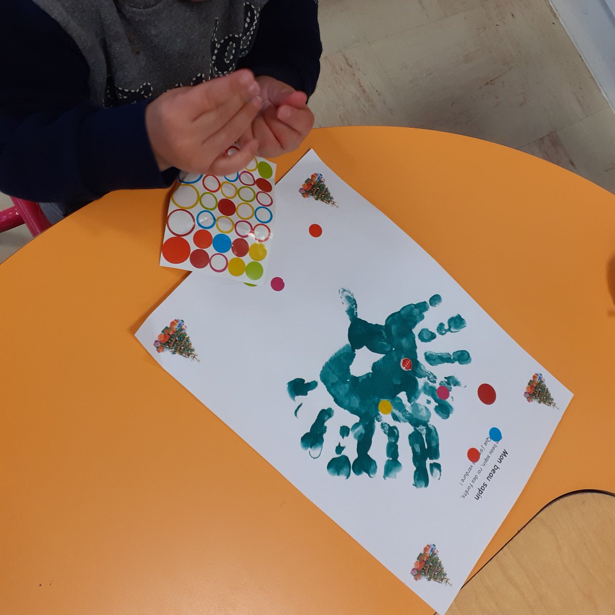 L’école maternelle que nous voulons - Tribune parue dans Le Monde de plusieurs associations et syndicats pour une école maternelle accueillante, bienveillante et exigeante.
#teamprof #maternelle #atsem #teamPE 

➡cahiers-pedagogiques.com/lecole-materne…