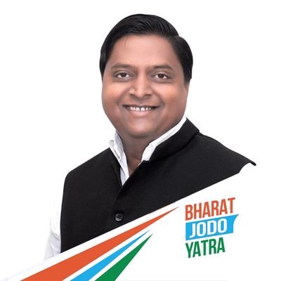 RavindraGuru11's tweet photo. विधायक जी तृतीय श्रेणी शिक्षकों की तबादला करने की मांग करो इस गूंगी बहरी सरकार से जो सालों से अपने मां-बाप और बच्चों से दूर है उनका कर्ज उतारने का समय है आपके पास.....
@Amitchachan2 https://t.co/xdFhTEnFbQ