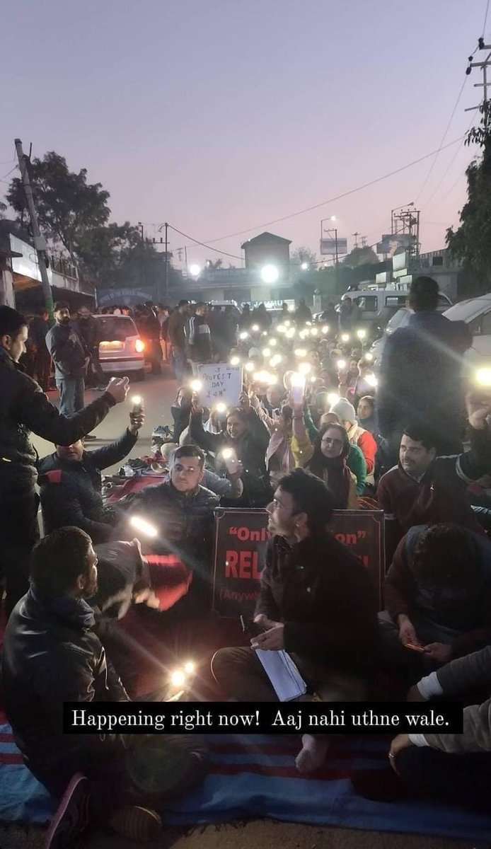 mahpoot's tweet image. PM Package employees protesting at Press Club Jammu. 
#Onlysolutionrelocation
#gobackmanojsinha
#KashmiriPandits
#KashmiriPanditemployees 
#KashmiriHindus 
@BJP4India @Sunil_SharmaBJP @bjpjmudistrict @ImRavinderRaina @AnkurSharma_Adv @pathania_rs @ARanganathan72 @advannadurrani