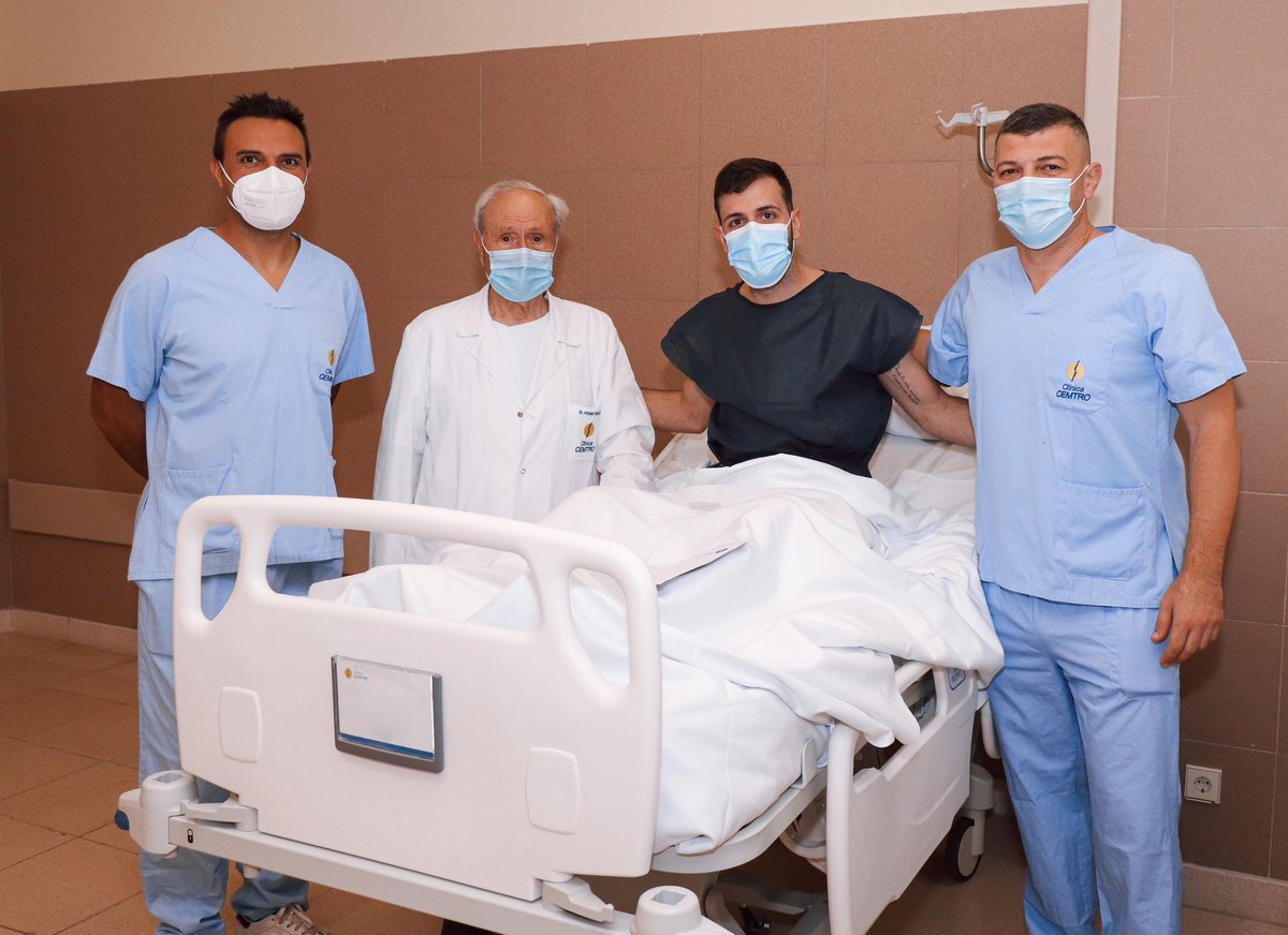 🏥PARTE MÉDICO por <a href="/ClinicaCEMTRO/">ClinicaCEMTRO</a> ￼ | Hoy <a href="/JoseRaya97/">Jose Raya</a> ha sido intervenido con éxito, por el Dr Guillén en la operación de su rotura de ligamento cruzado anterior en su rodilla derecha. 

¡Siempre en las mejores manos! 

 ￼💪🏻 ¡Mucha fuerza crack! 💙💚

#MovistarInterFS