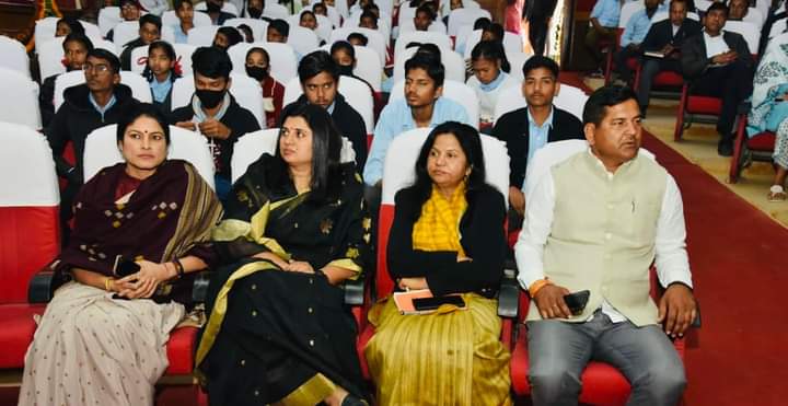 rscpcr's tweet image. ‘शिक्षित बचपन-सुरक्षित बचपन’ कार्यशाला का आयोजन..
शिक्षा विभाग और बाल आयोग के संयुक्त तत्वावधान में आयोजन...
आयोग अध्यक्ष श्रीमती संगीता बेनीवाल रहीं मुख्य अतिथि..आयोग के सभी सदस्यगण रहें मौजूद
@SangeetaBeniwa3
@RajCMO
@shiv_naga
 @_sangeetagarg
@AkhilNSJaipur