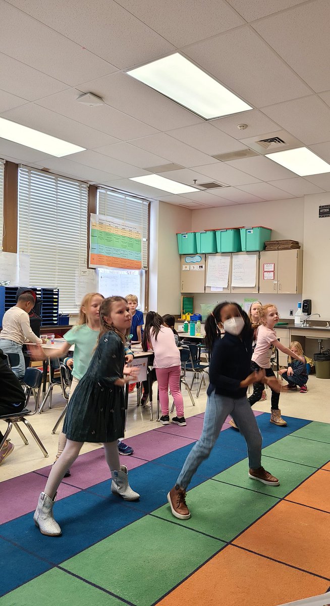 MrsBruneSES's tweet photo. Dance party for a classmate's birthday! 🎉🎉 https://t.co/fkxSNisWIU