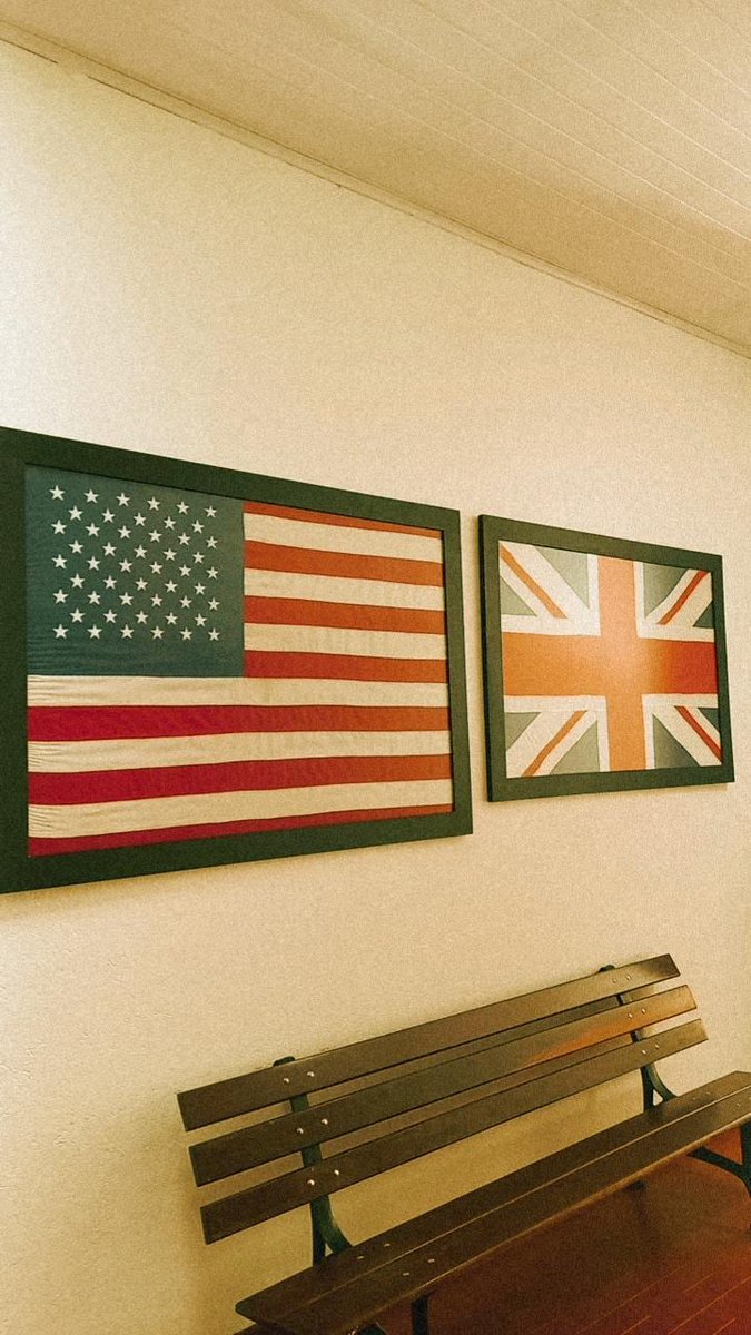 aghstudys's tweet image. pov: vc é secretaria em uma escola de idiomas