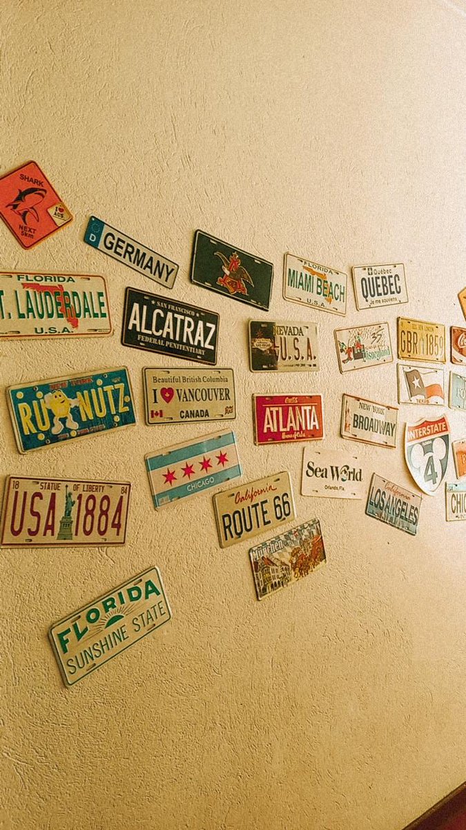 aghstudys's tweet image. pov: vc é secretaria em uma escola de idiomas