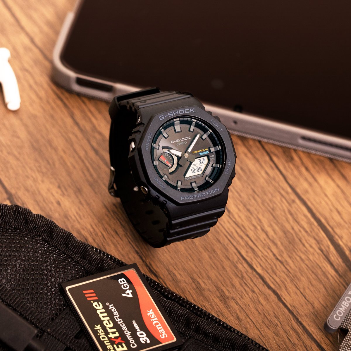 GShock_US's tweet image. No matter what, you’ll always get there on time. 

Bluetooth Connected ✔
Solar Powered ✔
Minimalist Design ✔

⌚: GAB2100-1A

#GSHOCK #GAB21001A #watchessentials