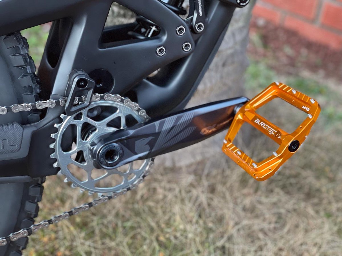 astbikes's tweet photo. #EVILwreckoning ブレーキには信頼の #MaguraMT7 ステム&ペダルは #Burgtec のオレンジを採用🌅思いのままに反応する高剛性フルサスの走破性の高さと高速クルーズをお楽しみ下さいませ⚡️⚡️
#マウンテンバイク #トレイルライド #astbikes #astforest #埼玉 #和光 #秩父 #所沢 #さいたま #練馬 #板橋 https://t.co/EnJdBTEolw