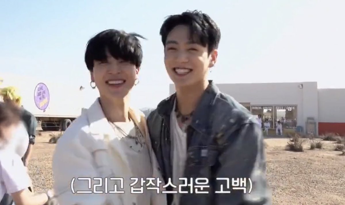 jikookheart's tweet photo. jimin saying ‘jungkook-ah i love you’ and hugging jungkook twice 🥺 THEIR SMILES 🥺 https://t.co/bbBMp0YMSx