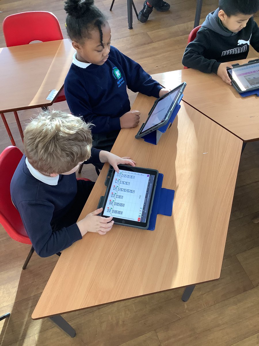 MissOBrien4's tweet image. Today we rolled a die 20 times and made a note of the numbers thrown. Then we used this data to create our very own pictogram! #digitalweek #Highbank @miss_edmonds7