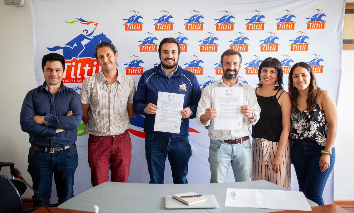 munitiltil's tweet image. 🟠✅Junto a la fundación @HuellaLocal 🐾 firmamos el #conveniodecolaboración para seguir trabajando juntos.

Seguimos con la elaboración de proyectos que se encuentran en la #CarpetadeRezago, de esta forma vamos a ir construyendo un mejor #Tiltil para todos y todas.📂