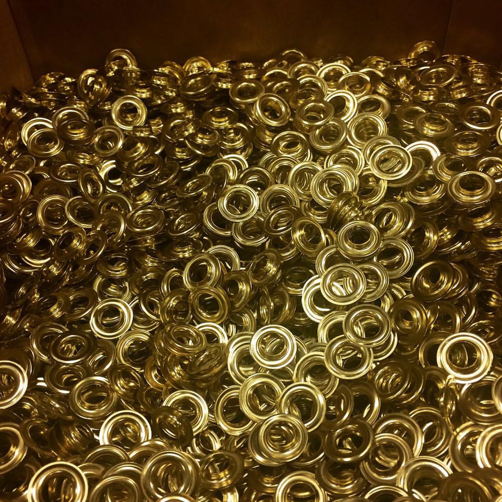 LowenSign's tweet image. Extend the life of your hanging panels by using grommets.

Order your hanging panels with grommets today at lowensign.com or call 1-800-545-5505 to speak with a customer representative.

#realestate #agent #realestatelife #realestateagent  #brokerage #Realtors