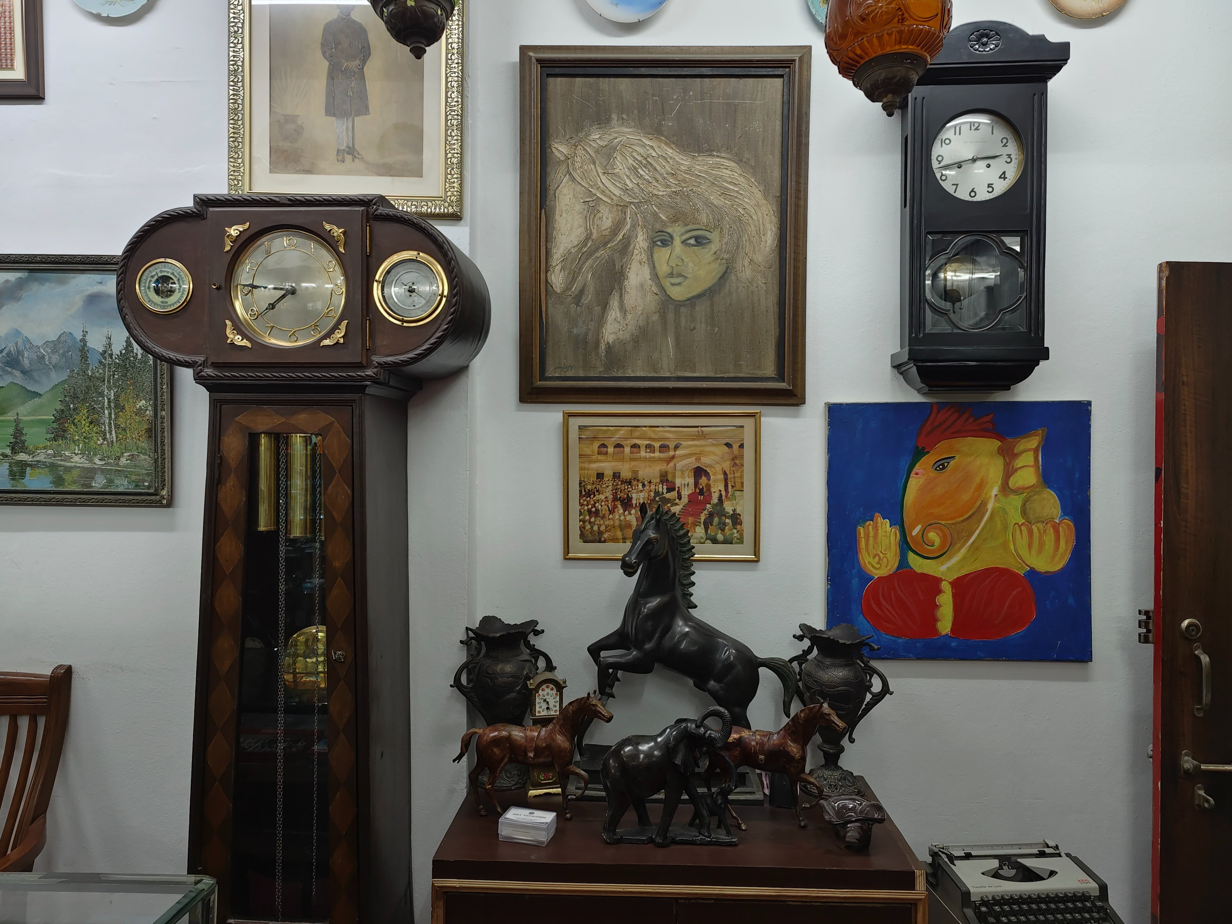 Yunus Lasania on X: Finding vintage watches and antiques in #Hyderabad is  usually not so easy. One has to know people and certain people.  #WatchCollecting In my hunt for vintage watches came