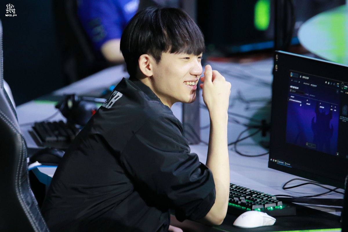 Berzz_pic's tweet photo. 230110 2023 LCK 킥오프 #TeamFaker #Willer #윌러 #김정현 https://t.co/Im7Uylwtuz