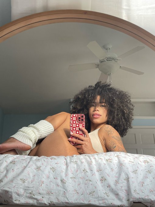 Couldn&rsquo;t Post This On Insta So Here You Go 🫶🏽🌸 https://t.co/9Ycdxsrj13