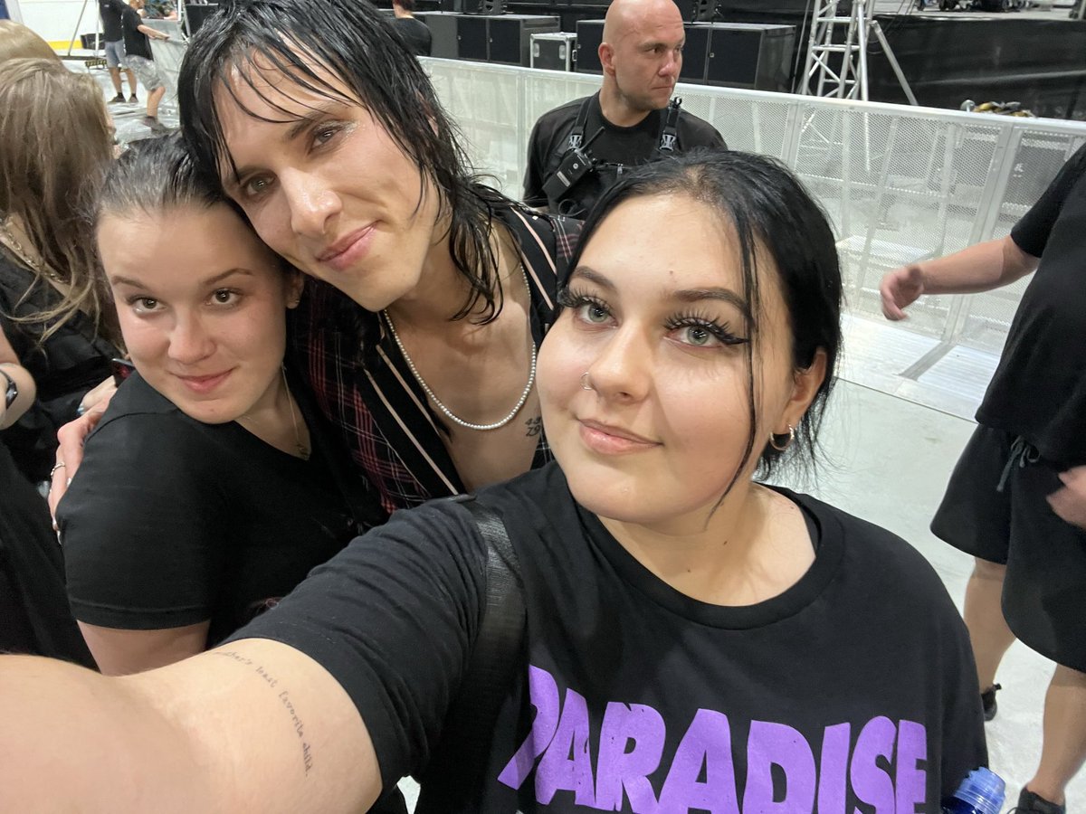 paranoiascream's tweet photo. @brennoxox @SebastianDanzig :(🖤 https://t.co/B0iMewjYq6