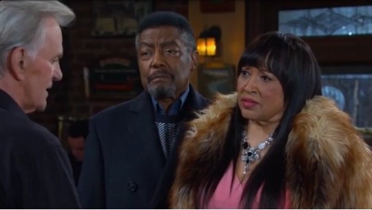 Samintha19's tweet image. Abe and Paulina give condolences to Roman!!💔😭
#Pabe  #Kaman