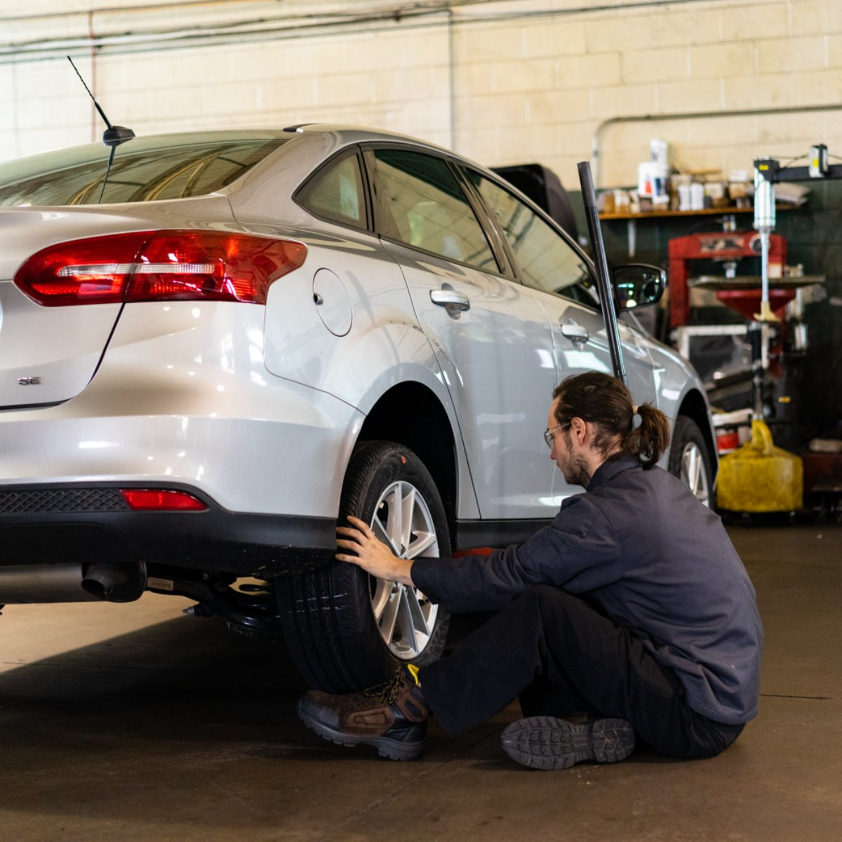 LakeRidge_Auto's tweet photo. Our number one goal at Lake Ridge Auto Care is looking out for your best interest. We'll only suggest the repairs and work that your vehicle truly needs. https://t.co/z5ZcVfRKUP