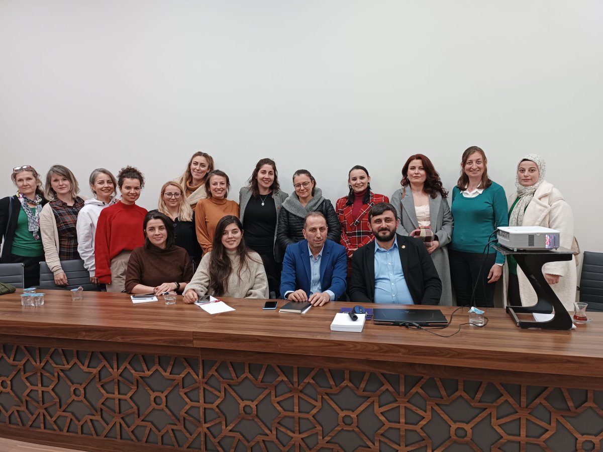 eTwinning_ist's tweet photo. Çatalca İlçe Milli Eğitim Müdürü Sayın Tayfun ÖZYOLCU'nun katılımıyla,İl Koordinatörümüz Serdar TUNA'nın sunumlarıyla Çatalca İlçesi öğretmenlerine yönelik ESEP eğitimi gerçekleştirildi. Katılım sağlayan öğretmenlerimize teşekkür ederiz.@tretwinning @ErsahinMustafa @TayfunOzyolcu https://t.co/QXMoaPfwQr