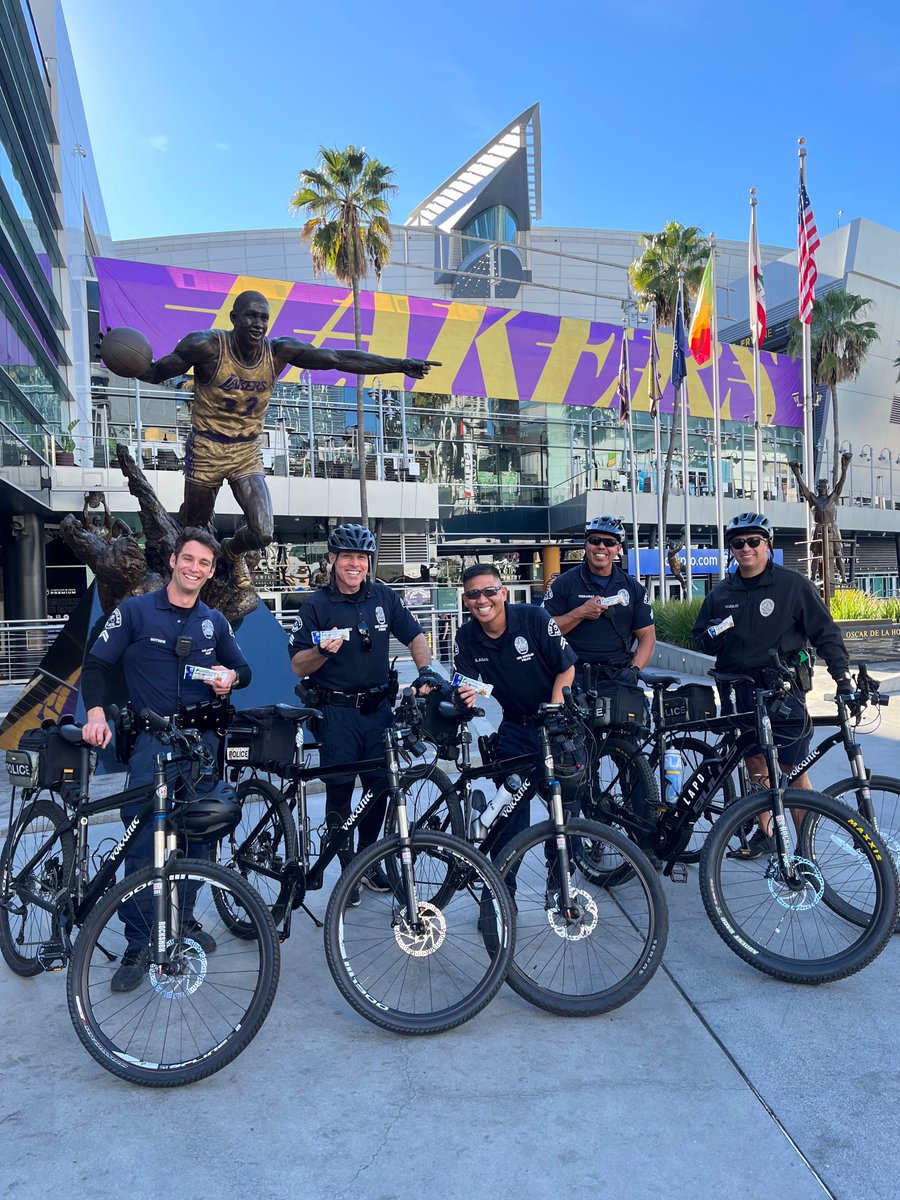 TomDowdPIN's tweet photo. The best protein bars on the move in LA!!! Thanks #LAPD! 💪💯🥇 @PerformInspired #protein #proteinbars #inspiredtobebetter #natural #healthy #honestmarketing #realcustomers #reviews #bike #move #thinblueline #thankful https://t.co/iVBZ7qOTXP
