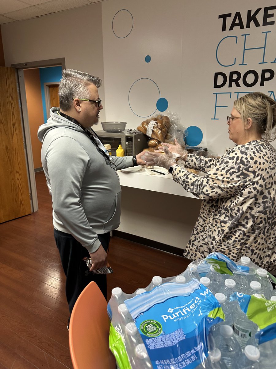 Sandwiches today for the fiber sales they slay! 🥪 Prestige Capewide! 🌎 #Cape2Culture #LifeAtATT <a href="/Quota_Crushers/">Quota Crushers</a> <a href="/WeRtheNAC/">National Acquisition Centers</a> <a href="/ATT/">AT&T</a>