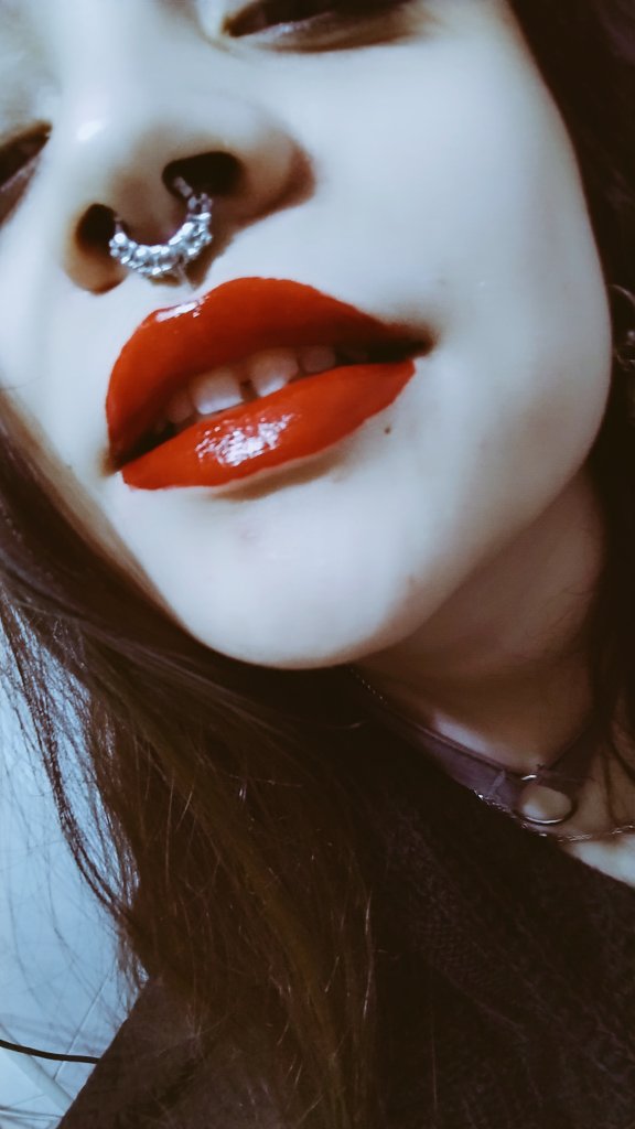 BVampireO tweet picture