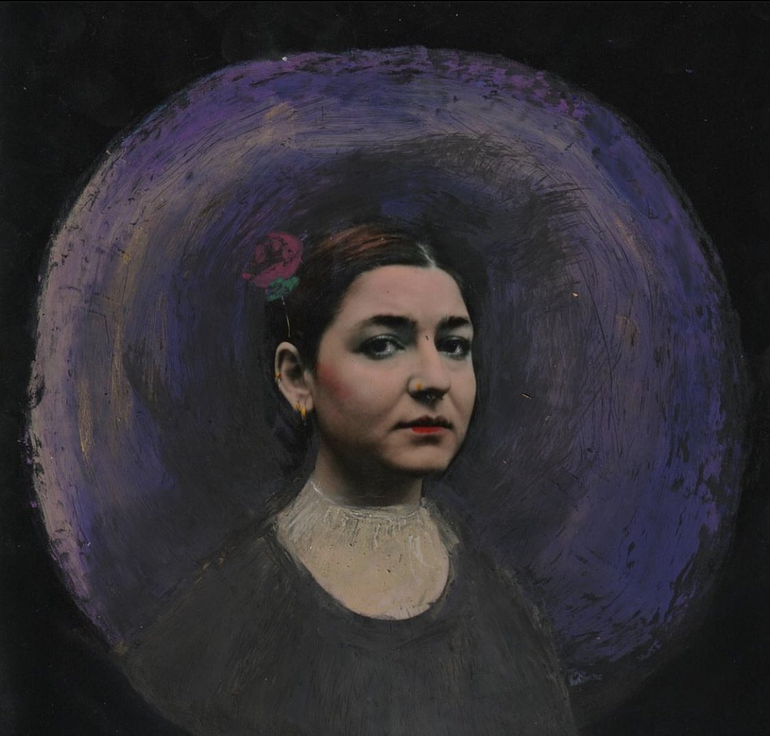 _R__'s tweet image. Colori a olio su fotografia in bianco e nero. Su #Patreon parliamo meglio di tecniche, idee e tutto ciò che c’è dietro questi ritratti ⚡️
patreon.com/erresullaluna
@chuli_paquin