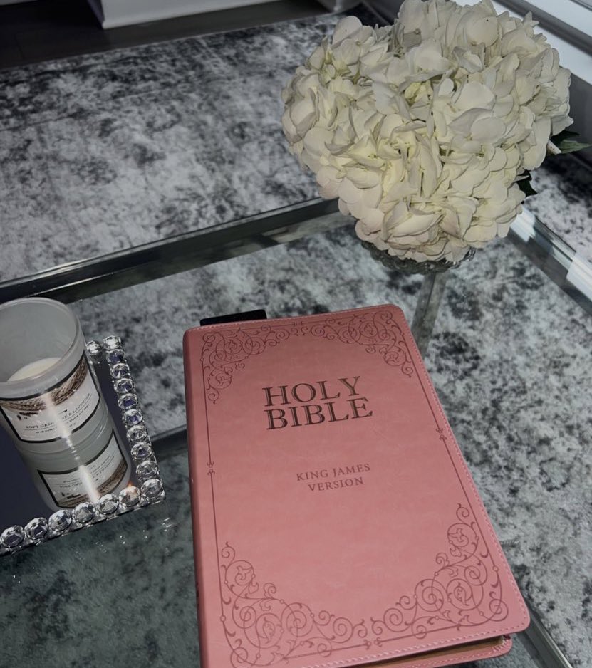 Comment your favorite Bible verses 🤍