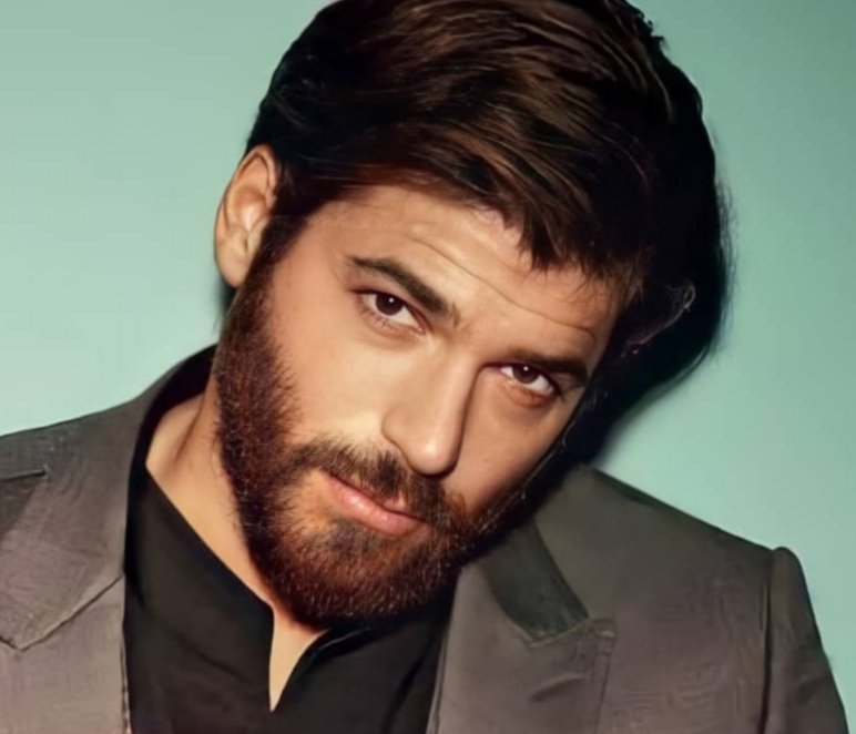 BayyanlS's tweet photo. I nominate the talented and Handsome Turkish lawyer, actor and model  #CanYaman for 
The 100 Most Handsome Faces of 2023
#100faces2023 #tccandler 
@tccandler https://t.co/zyPf3MeFwn