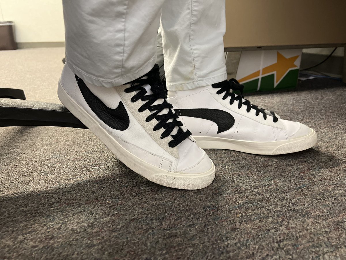 alexanderTS's tweet photo. @atmos_usa Gotta be the OG slam jam blazers. The upside-down swoosh mixed with the half canvas half leather shoe. So much detail but at the same time so much subtlety. 

Size 11.5 #atmoscollectorsclub https://t.co/ybEoJahdVd