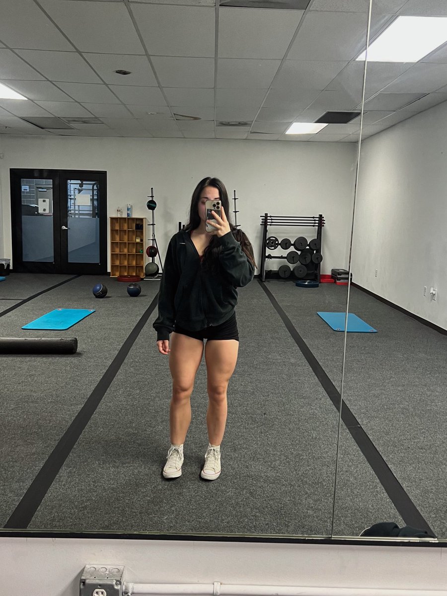 brookelynnyoung's tweet photo. goddess quads https://t.co/rKhrxXrv7k