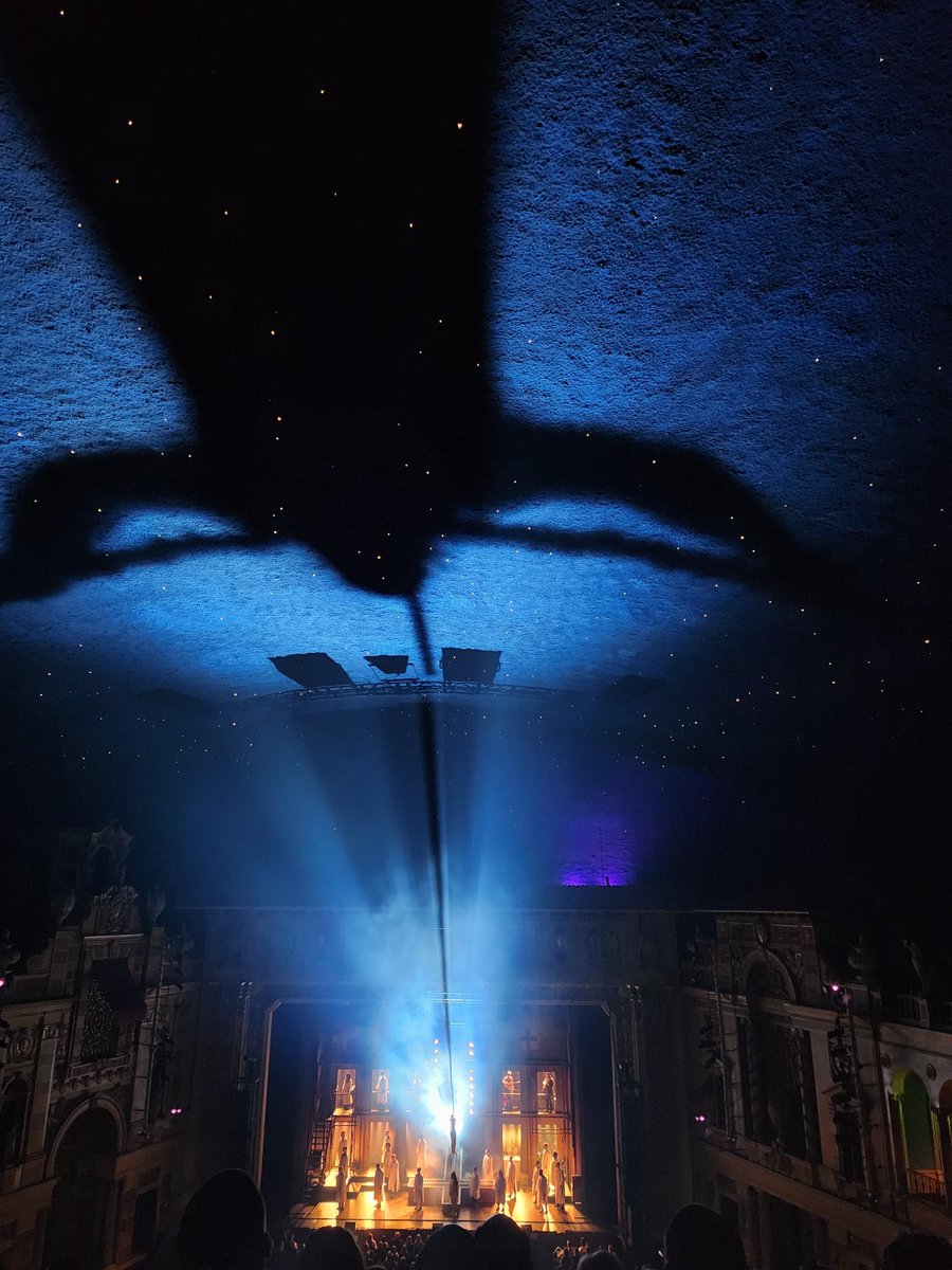 Watch out for this effect at <a href="/SaengerNOLA/">Saenger Theatre</a> <a href="/JCSRockopera/">JesusChristSuperstar</a> . But like that you only get to see it from the cheap seats.