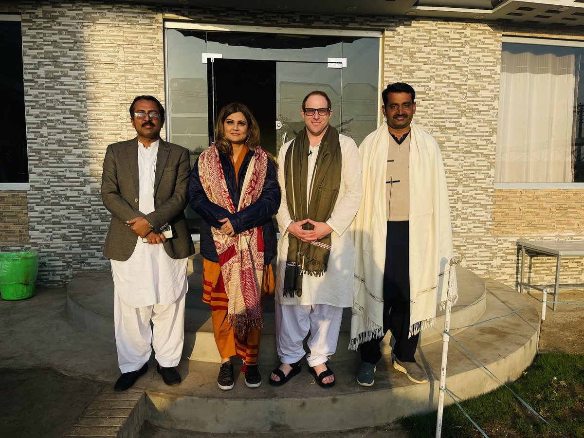 CalpakEdu's tweet photo. Mr.Adam ❤️ breakfast at Megmalhar, Azad Samejo Sb’s friend owner, treated us to a traditional #Pakistani breakfast. #AdaminPakistan #Educate @SEFSindh #UsPak @usembislamabad @BBhuttoZardari @sardarshah1 #loveSindh #Tharparkar #GwenHecht @HechtTraumaInst @anilaali https://t.co/YXCCbVvLrL