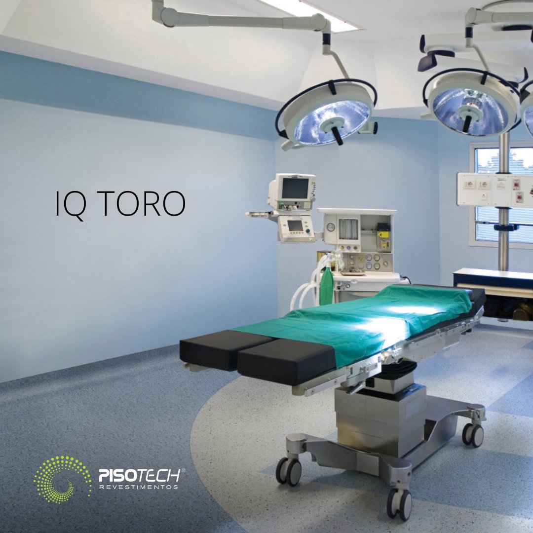 Pisotech's tweet image. A linha de pisos vinílicos em mantas homogêneas Tarkett iQ Toro SC, oferece controle e condutividade e conta com tecnologia iQ PUR, que proporciona excelente resistência à abrasão e pode ter sua superfície restaurada pelo processo de polimento seco.
