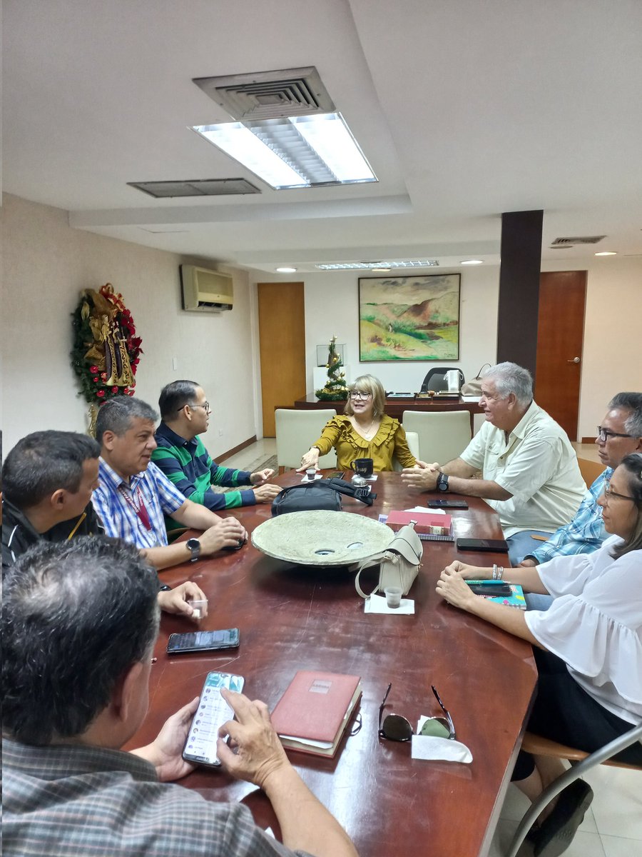 #Noticias Autoridades de la <a href="/UCarabobo/">Universidad de Carabobo</a> acompañan acciones para exigir dignificación de salarios || Gremios llaman a concentración ucista este lunes #16Ene en el Rectorado.
instagram.com/p/CnU6MZkO3_C/…