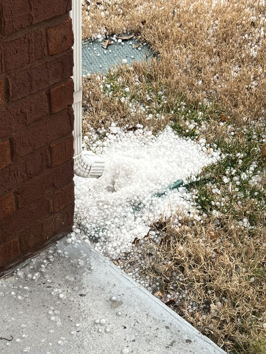KatHailey's tweet photo. That storm was no joke! Stay safe and if you can, park your cars someplace covered https://t.co/pUMsAzktVE